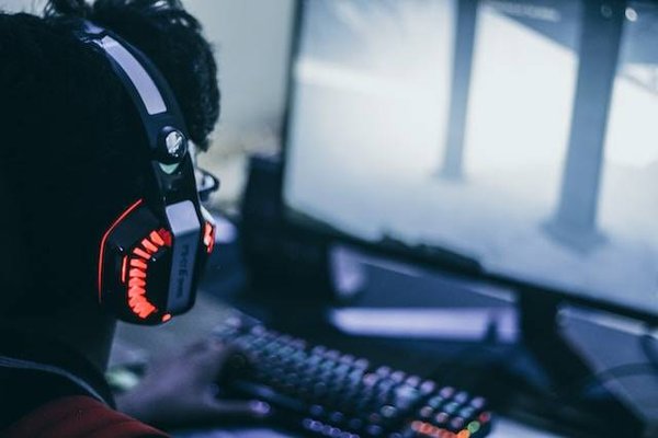 Conseils pour créer un setup gaming professionnel pour moins de 1500 euros